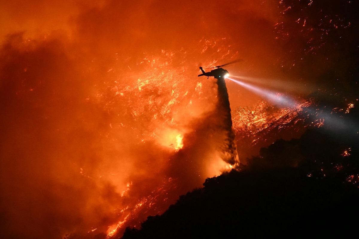 LA Wildfires Spread as Strong Winds Warn Millions to Stay Safe - Pinas Times