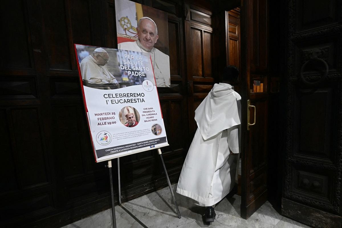 Pope Francis in Hospital—Rome’s Argentinians Pray for Him - Pinas Times