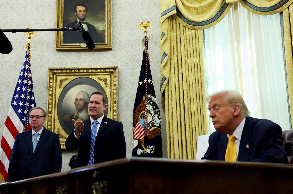 Trump Stands by Adviser After Shocking Yemen Security Leak - Pinas Times